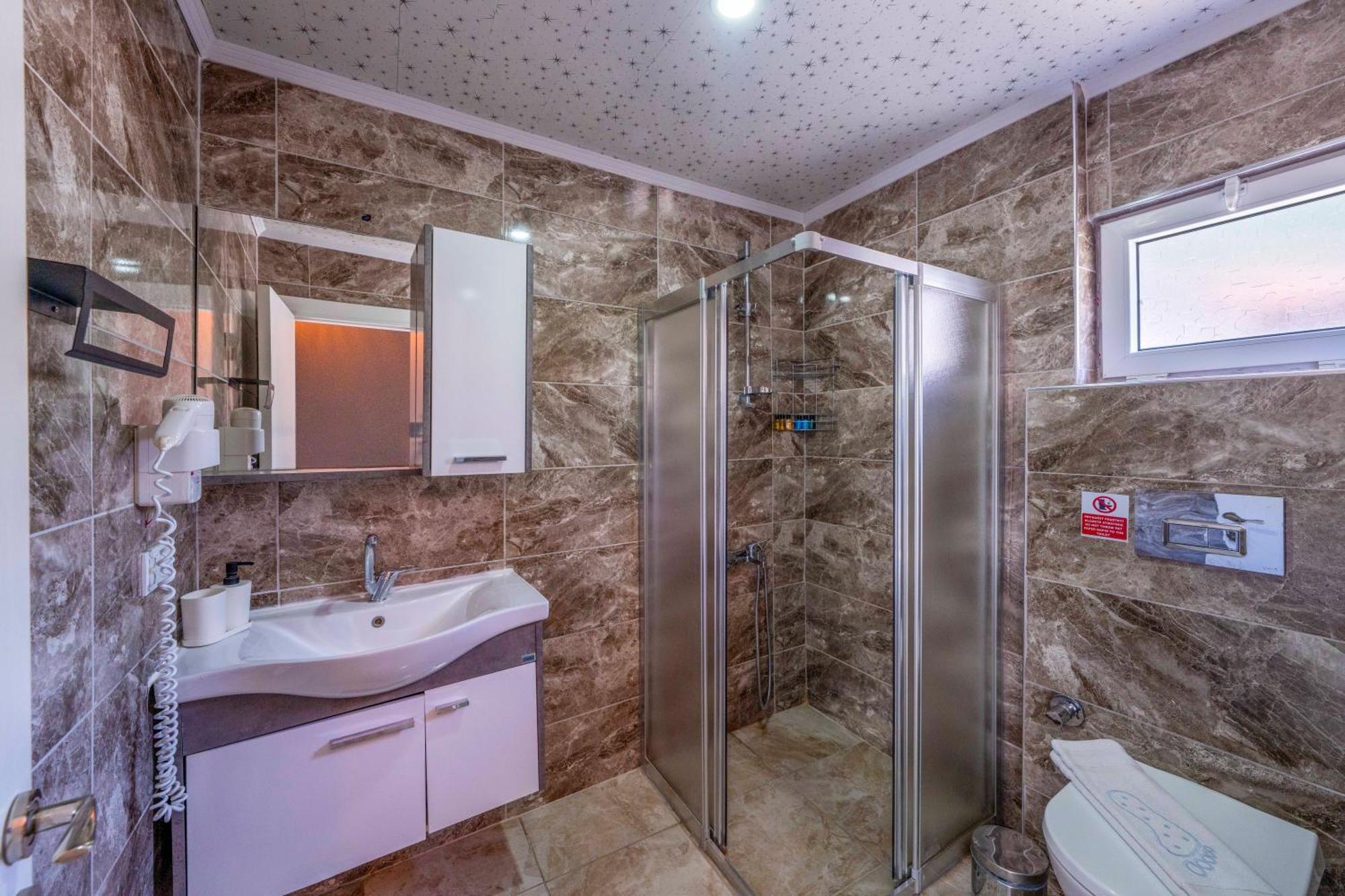 Larex Otel Каш Экстерьер фото